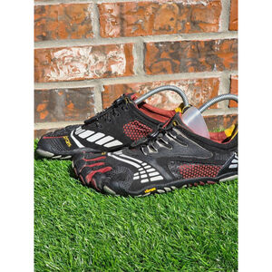 Women's Vibram Athletic Shoes Black Red Size 6.5